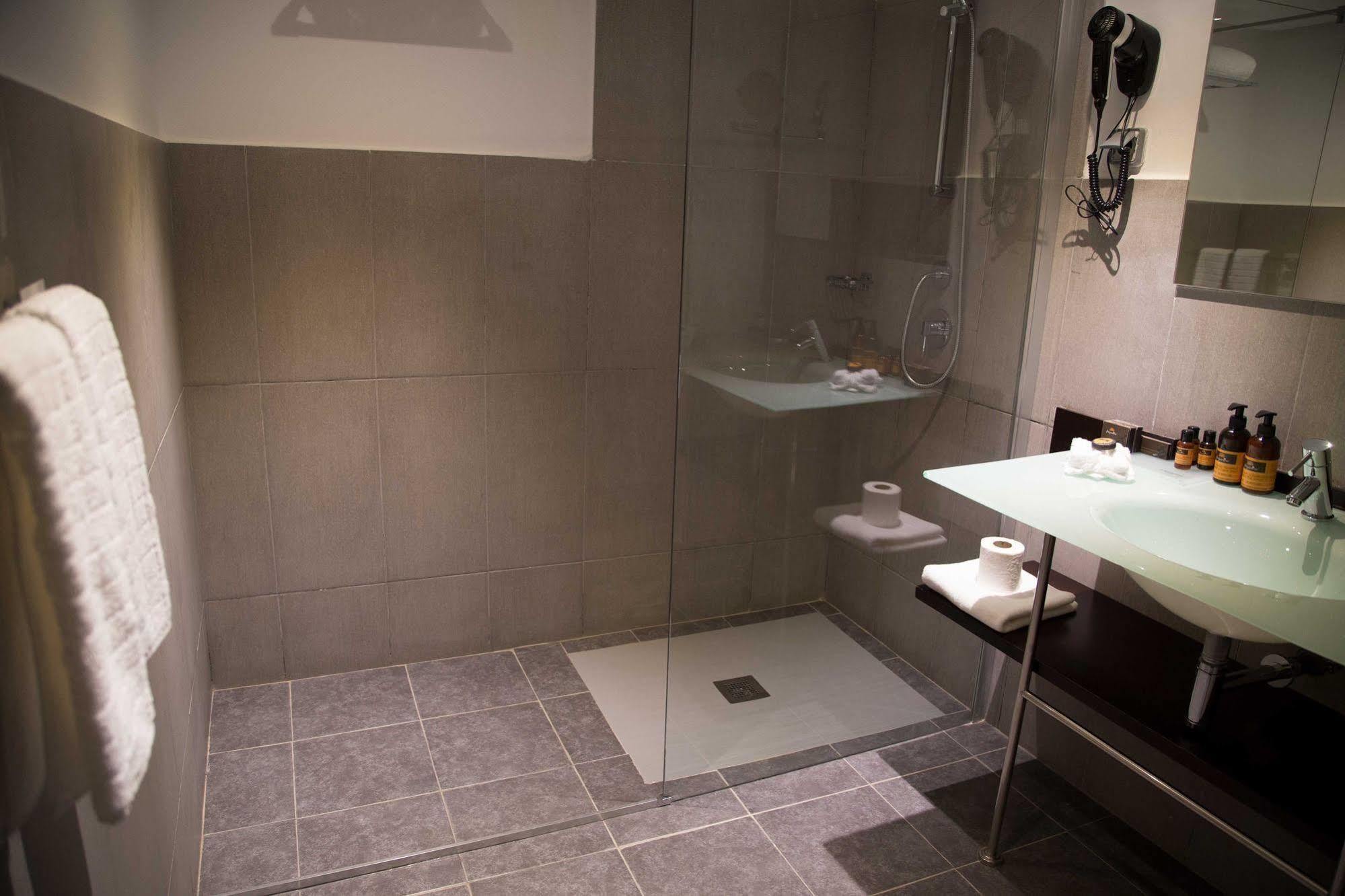 Hotel Semiramis City Center ヌアクショット エクステリア 写真
